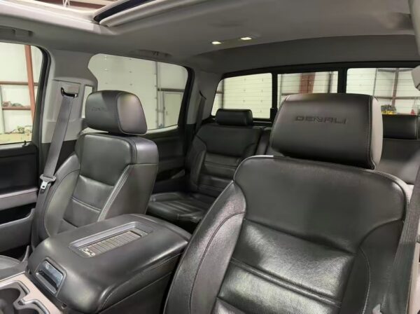 2017 GMC SIERRA 3500HD DENALI - Image 12