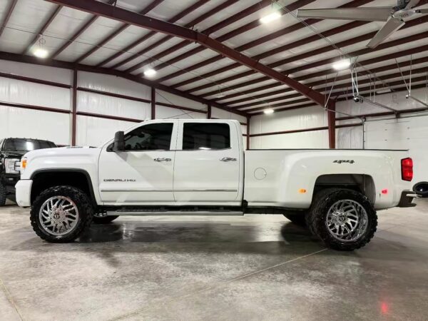 2017 GMC SIERRA 3500HD DENALI - Image 10