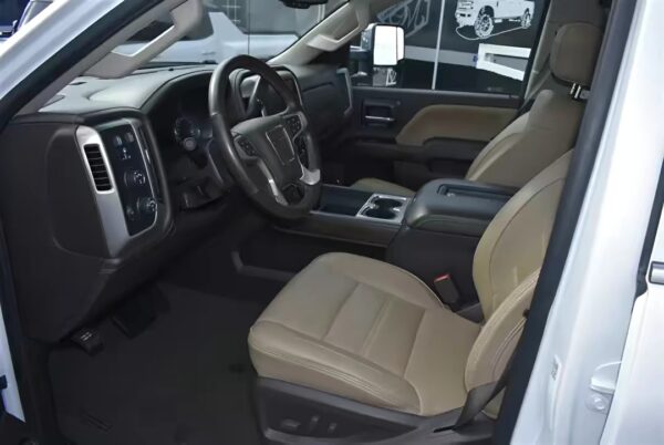 2019 GMC SIERRA 3500 DENALI - Image 4