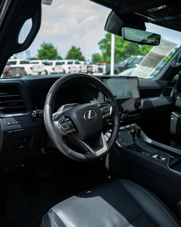 2024 LEXUS GX 550 LUXURY - Image 5