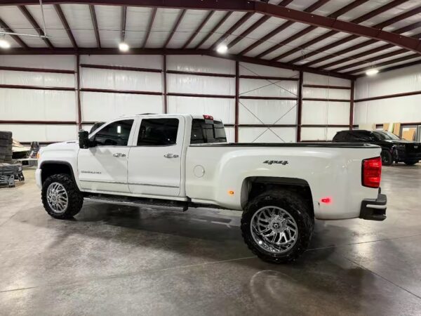 2017 GMC SIERRA 3500HD DENALI - Image 15