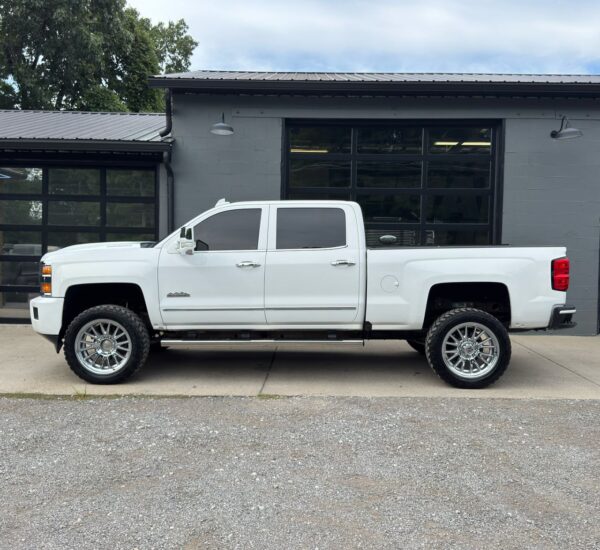CHEVROLET SILVERADO 2500HD HIGH COUNTRY - Image 3