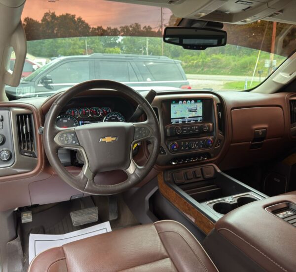 CHEVROLET SILVERADO 2500HD HIGH COUNTRY - Image 4